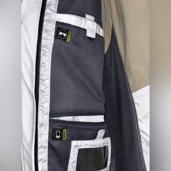 Exofficio Khaki Zip-Up Vest - Picture 10 of 10